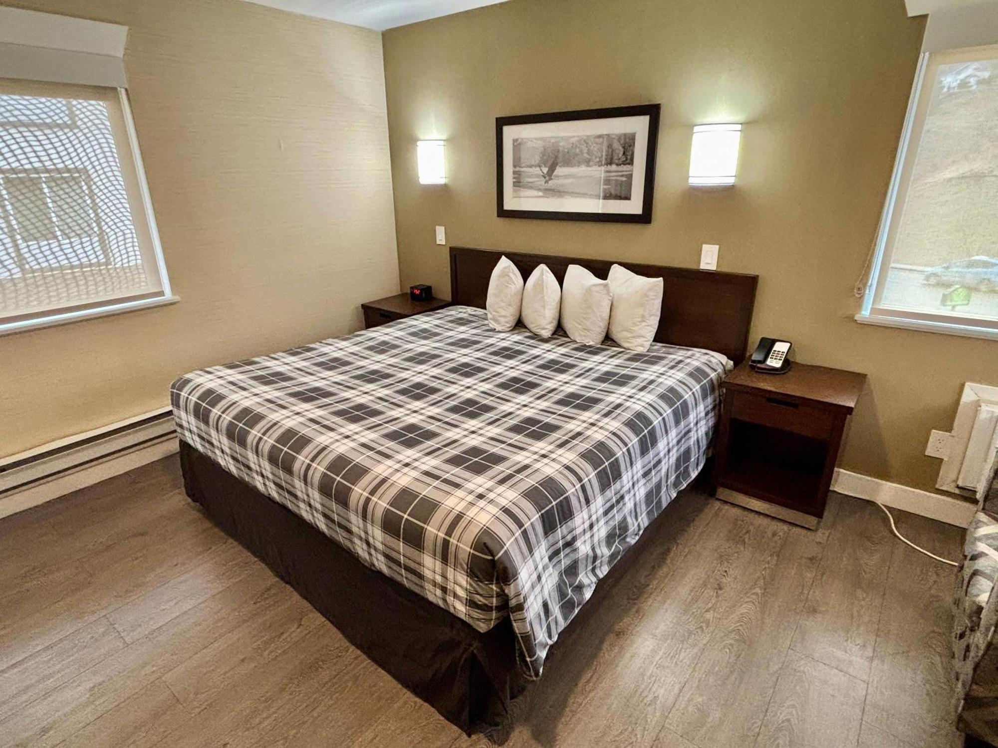 Rodeway Inn & Suites Kamloops Esterno foto